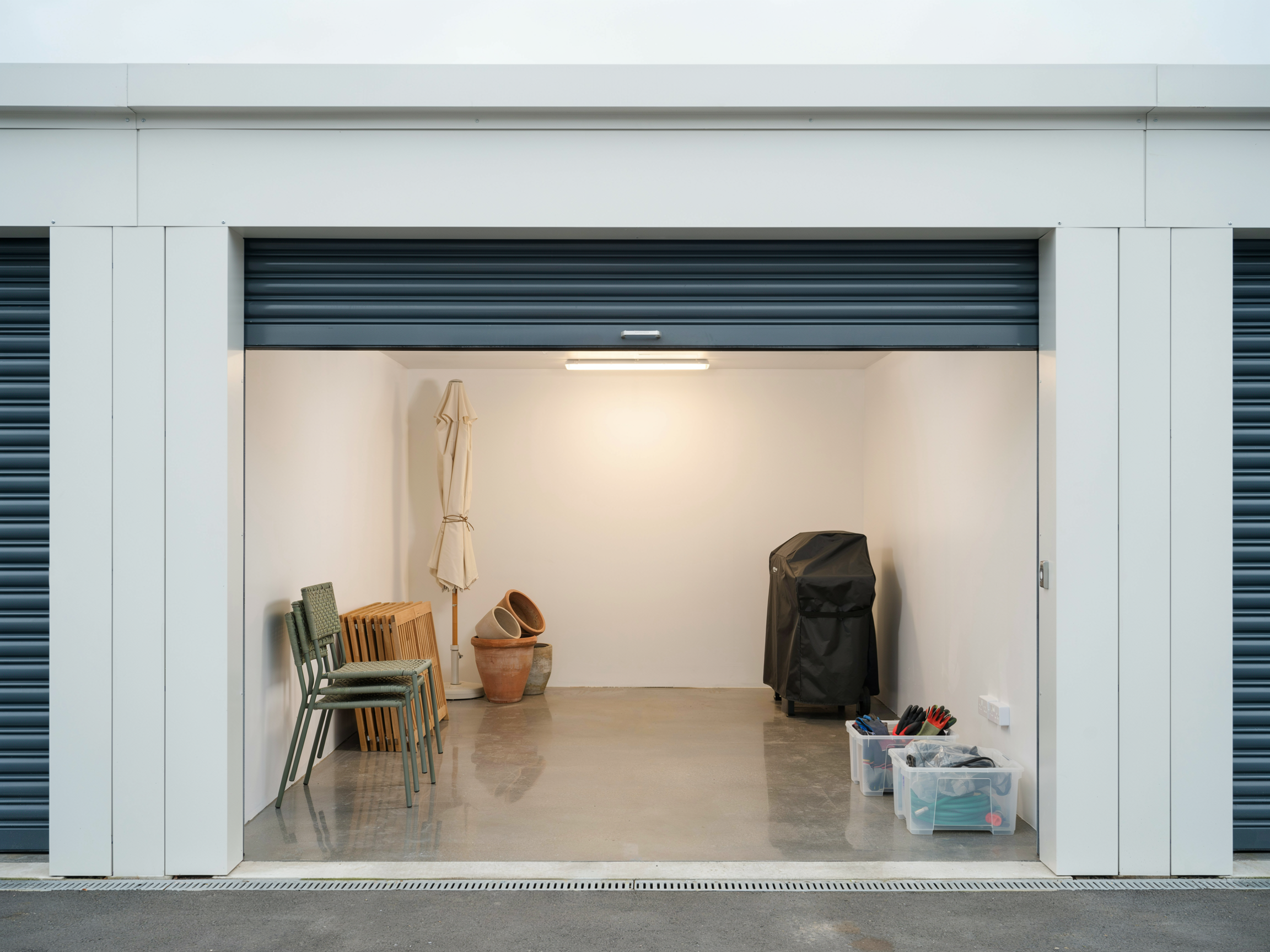 Garden furniture and seasonal kit in a unit